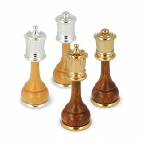 Schachfiguren aus Messing und Holz von Hand angefertigt mit Gold und Silber überzogen
