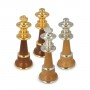 Schachfiguren aus Messing und Holz von Hand gemacht und montiert mit Gold-und Silberbad