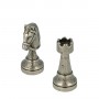 Klassische Schachfiguren Stauntonmodell aus Metall Zink Legierung mit handgefertigter Arabesken Oberfläche von Hand verarbeitet.